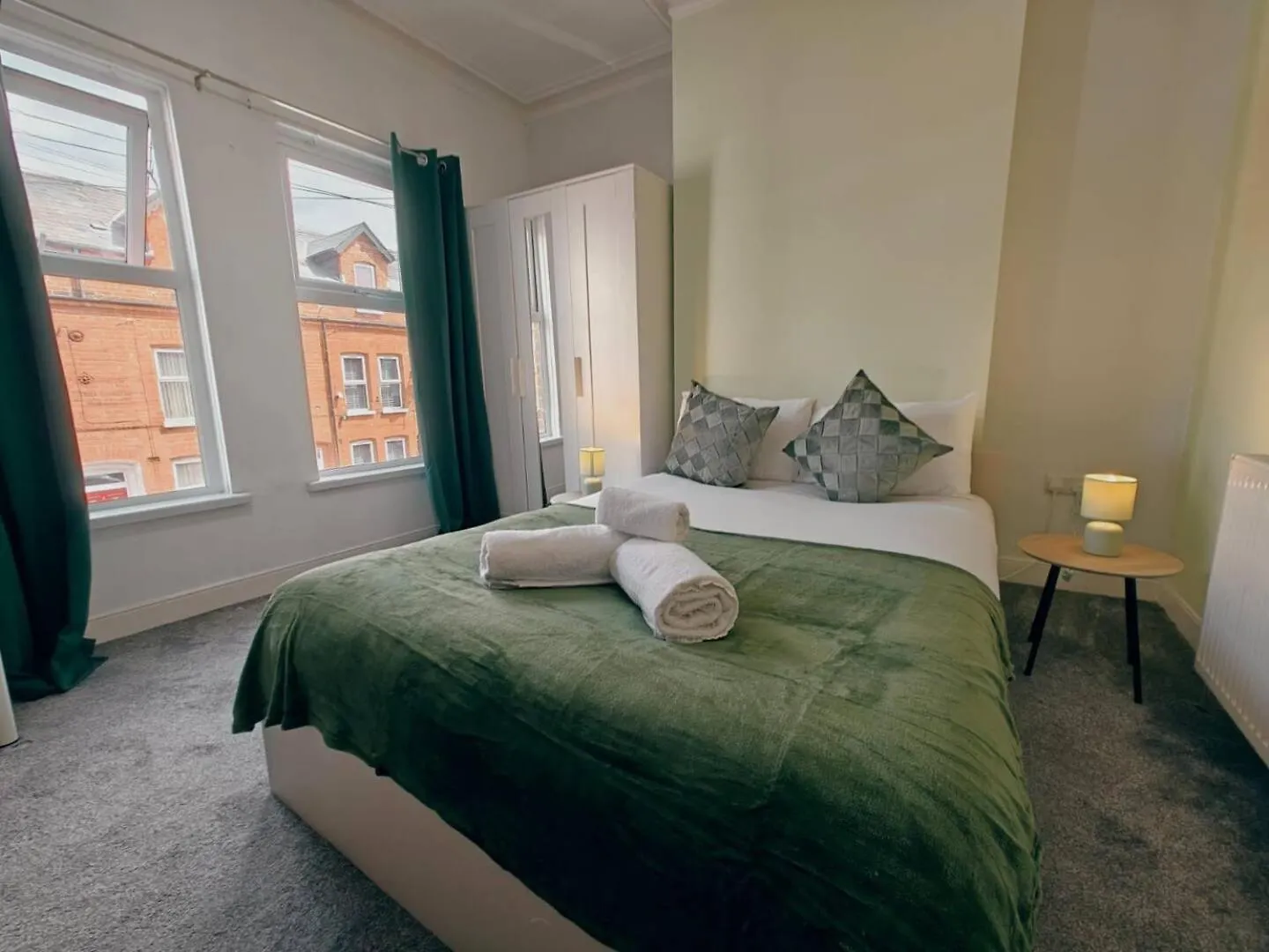 4Br Ravenhill Modern Home Belfast