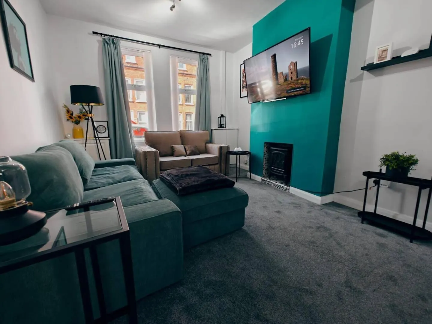 4Br Ravenhill Modern Home Belfast 0*,