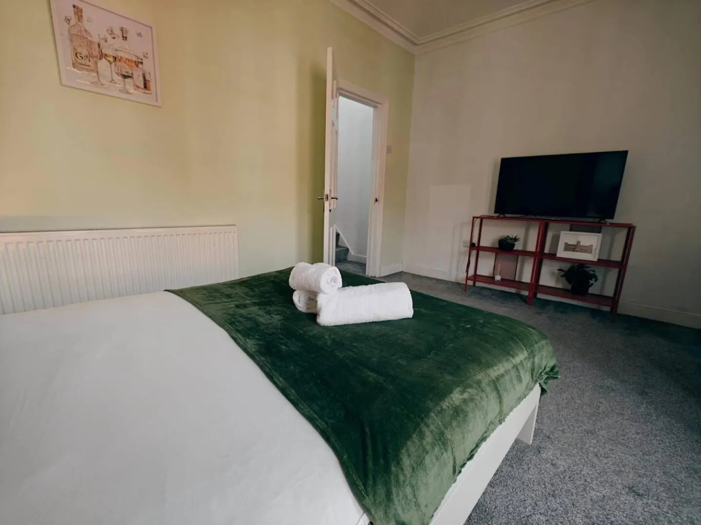 4Br Ravenhill Modern Home Belfast 0*,