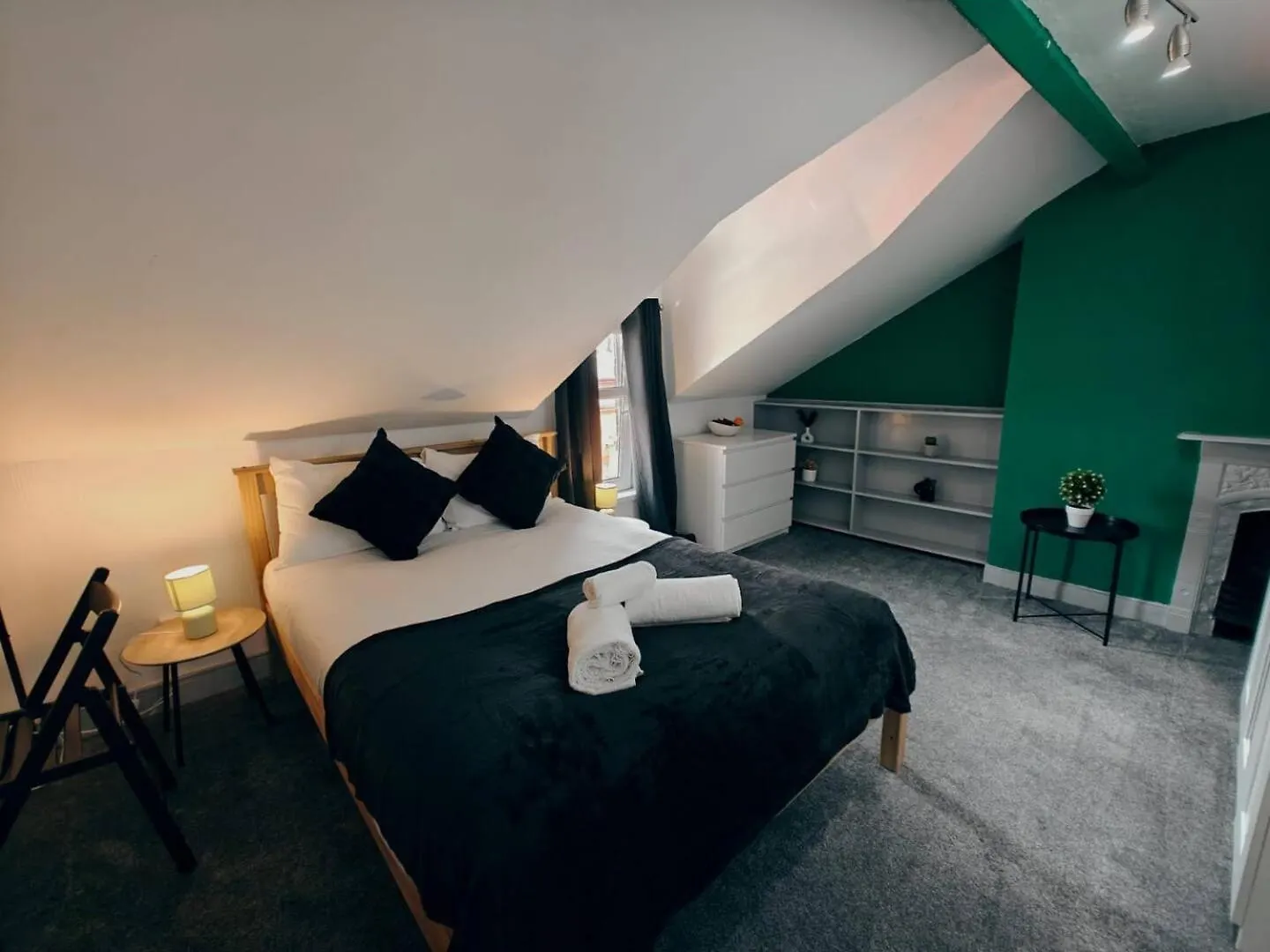4Br Ravenhill Modern Home Belfast 0*,  Birleşik Krallık