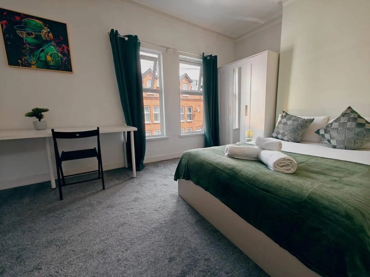 4Br Ravenhill Modern Home Belfast Tatil Evi